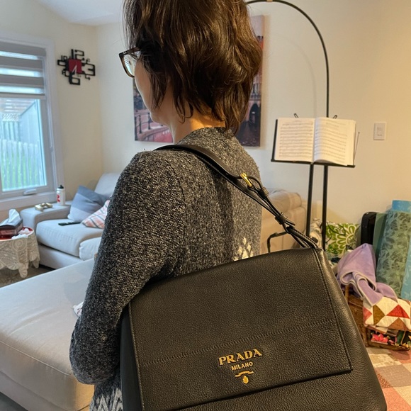 Milano Prada Leather Shoulder Bag with Authentication Card - Picture 14 of 14